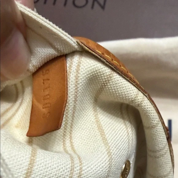 Louis Vuitton MM - Picture 4 of 11